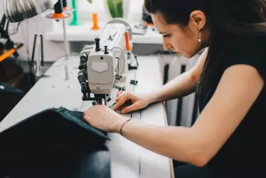 Confecção de uniformes para empresas​: benefícios e impactos na imagem corporativa