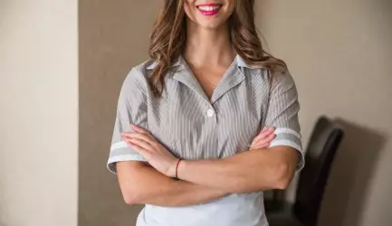 Dicas para personalizar uniformes para funcionários e reforçar sua marca